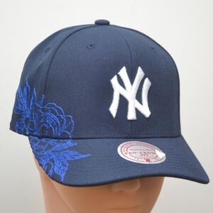 Mitchell & Ness NY Yankees Navy Blue Snapback Hat NWT